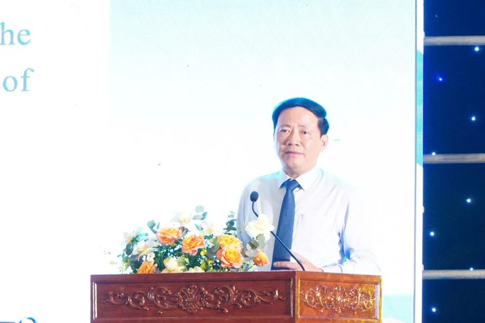 Chủ tịch UBND tỉnh Phạm Anh Tuấn phát biểu. 