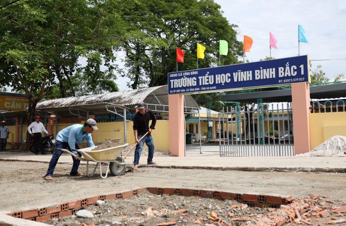 Nhiều hạng mục sửa chữa tại Trường Tiểu học Vĩnh Bình Bắc 1 đã hoàn thành 95%