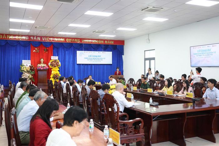 Ngày 14/8, Sở Y tế An Giang và UBND xã Châu Phú Triển khai bệnh án điện tử