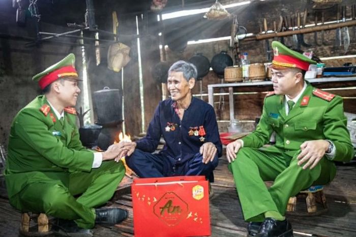 Những lời cám ơn của nhân dân là động lực cho CBCS lực lượng Công an cơ sở tiếp tục bám dân, bám địa bàn, tận tuỵ vì nhân dân phục vụ.