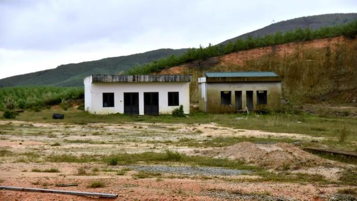 Nhiều hạng mục của Dự án khu xử lý rác Hương Bình dở dang, chậm tiến độ.