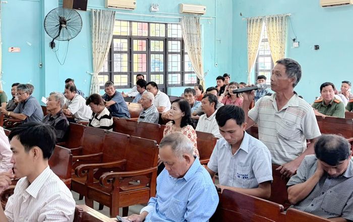 Tại cuộc đối thoại ngày 22/5/2026, rất nhiều người dân bày tỏ sự bức xúc trước tình trạng ô nhiễm môi trường bởi mùi hôi từ Trang trại chăn nuôi heo Minh Phúc lan tỏa trong không khí.