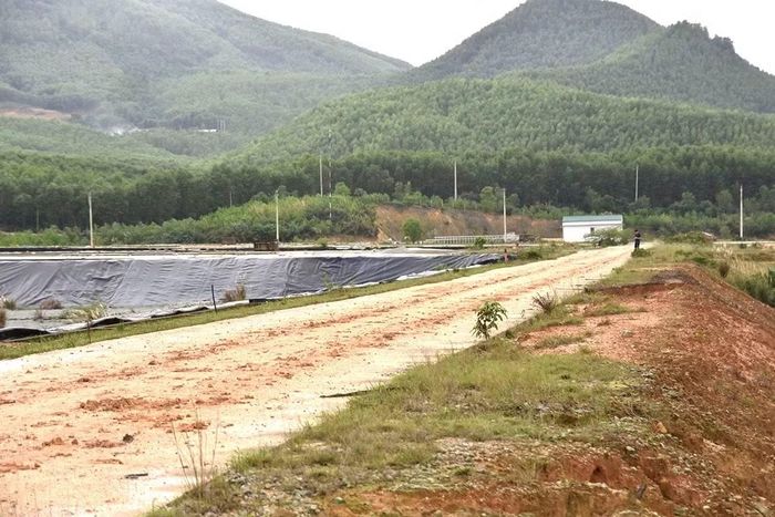 Một số hạng mục của dự án chậm tiến độ chưa đưa vào sử dụng gây lãng phí ngân sách Nhà nước.