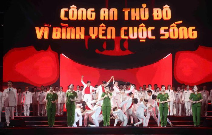 Một số tiết mục biểu diễn tại chương trình.