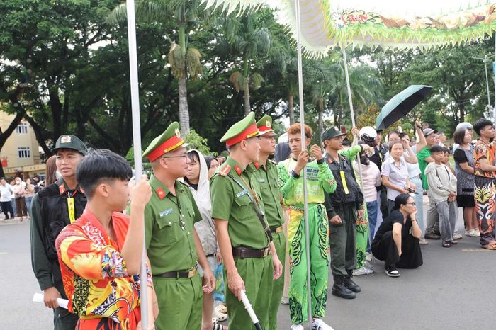 Lực lượng Công an tham gia đảm bảo ANTT tại lễ hội.