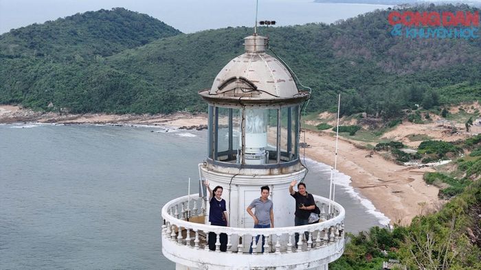 Chiều cao tháp đèn tính từ mặt nước biển lên đỉnh tháp là 86m. Ảnh: Tuệ Nhi