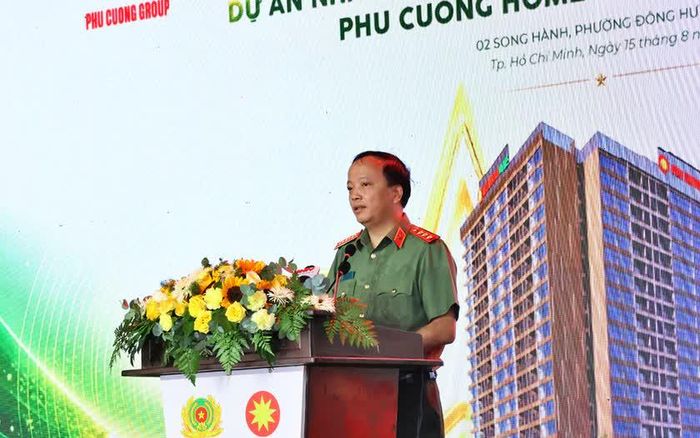 Thứ trưởng Bộ Công an Đặng Hồng Đức phát biểu tại buổi lễ.