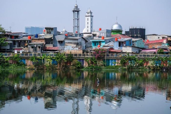 Mực nước giảm do ảnh hưởng của hiện tượng El Nino, gây ra mùa khô kéo dài và hạn hán nghiêm trọng, đe dọa an ninh lương thực ở nhiều vùng của Indonesia.  Nguồn: AFP