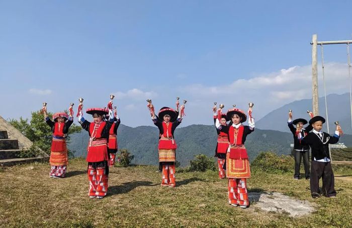 Câu lạc bộ dân ca Nà Roỏng, xã Nguyên Bình duy trì tập luyện, góp phần gìn giữ các làn điệu dân ca của đồng bào Dao Đỏ.