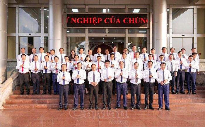 Lãnh đạo hai tỉnh khẳng định quyết tâm tiếp tục vun đắp tình đoàn kết, gắn bó giữa Đảng bộ, chính quyền và Nhân dân Cà Mau - Ninh Bình.