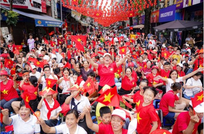 Làm việc trong kỳ nghỉ lễ Quốc khánh 2/9, người lao động có được bố trí nghỉ bù không? Ảnh: Nam Trần, ảnh minh họa.