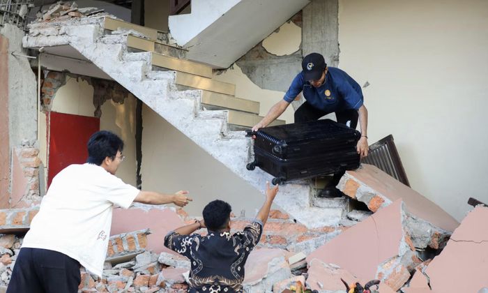 Thiệt hại do động đất mạnh ở Indonesia vào sáng 15/8 - Ảnh: Reuters