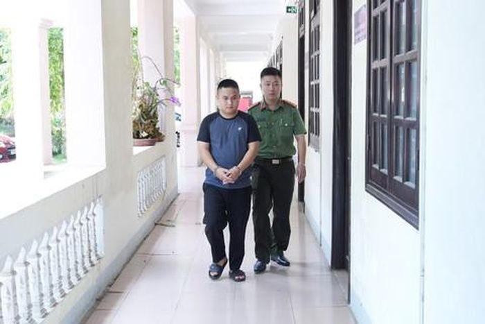 Dẫn giải Vi Văn Đồng đi lấy lời khai