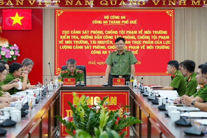 Thiếu tướng Nguyễn Thanh Tuấn, Giám đốc Công an thành phố Huế phát biểu tại buổi làm việc