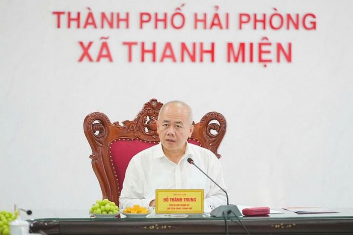 Chủ tịch UBND thành phố Đỗ Thành Trung phát biểu chỉ đạo tại buổi làm việc. Ảnh nguồn CTTTP