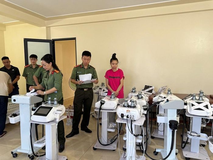 Công an tỉnh Nghệ An khám xét cơ sở “Phúc Tâm 8”. (Ảnh: Bộ Công an)