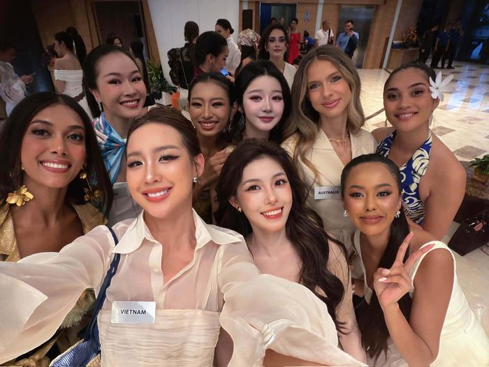 “Mỗi người đến từ một nơi khác nhau, nhưng nói chuyện rồi mới thấy có nhiều điều giống nhau hơn mình nghĩ”, cô chia sẻ.