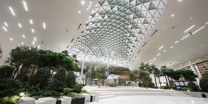 Vào mùa đông, một sân trượt băng sẽ mở cửa bên trong sân bay, trong khi các tiện nghi spa và nhà tắm kiểu jjimjilbang mang đến cho hành khách cách thư giãn độc đáo kiểu Hàn Quốc trước khi lên máy bay. (Ảnh: Korean-culture)