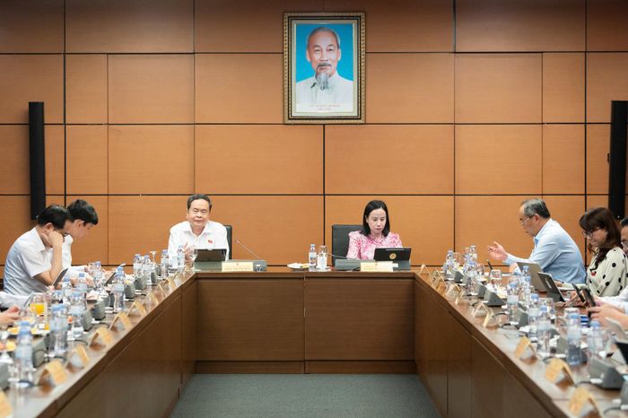 Chủ tịch Quốc hội Trần Thanh Mẫn thảo luận Tổ tại Đoàn thành phố Hồ Chí Minh. Ảnh: media.quochoi.vn