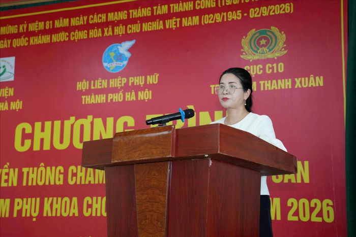 Phó Chủ tịch Hội Liên hiệp phụ nữ thành phố Hà Nội Nguyễn Kim Quý phát biểu. Ảnh: Hoàng Lan