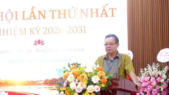 Ủy viên Thường vụ, Chủ nhiệm Ủy ban kiểm tra Trung ương Hội Kiều học Việt Nam Đinh Thiên Hương phát biểu tại Đại hội. Ảnh: DH.