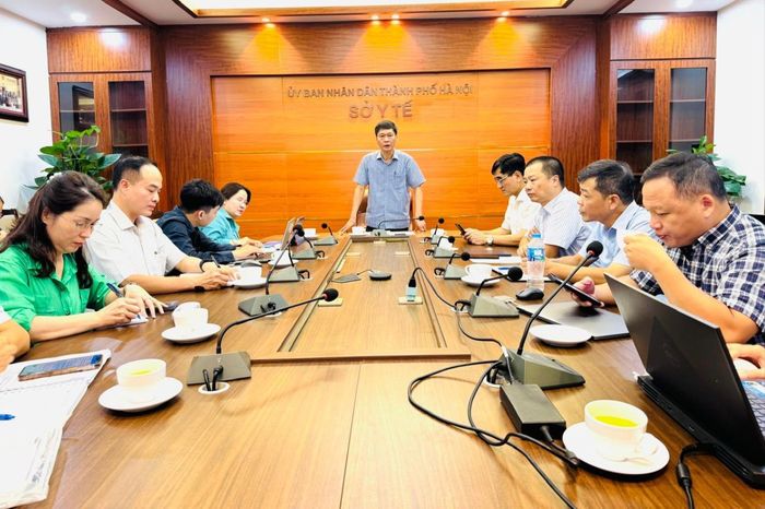 Phó Giám đốc Sở Y tế Hà Nội Vũ Cao Cương phát biểu. Ảnh: Văn Lập