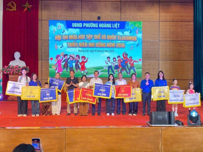 Phường đã tạo nhiều sân chơi cho các bạn thanh, thiếu nhi Hoàng Liệt. Ảnh TA