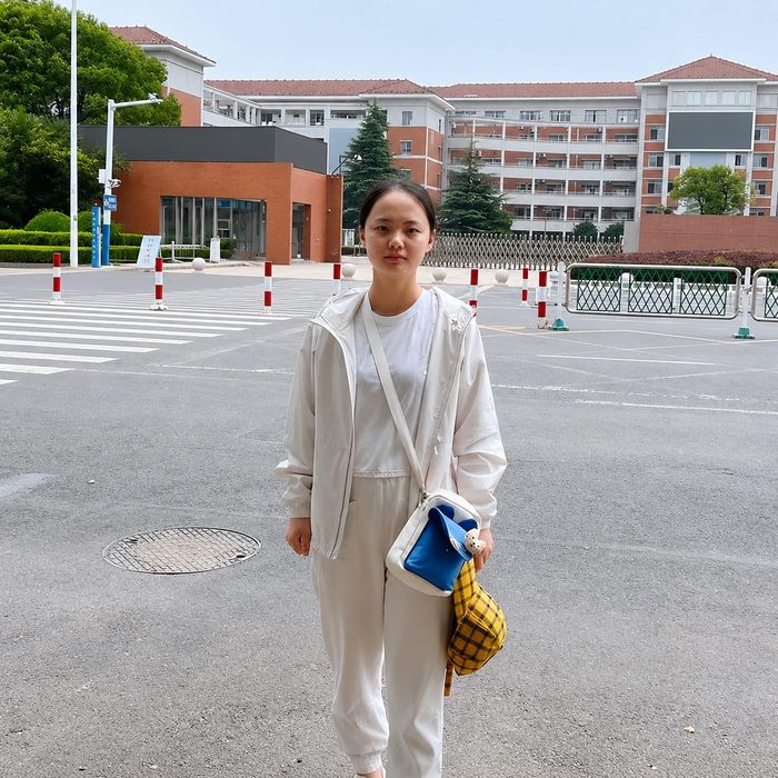 Thay vì theo học một trường đại học gần nhà, Bạch Tương Lăng lựa chọn Đại học Hong Kong (Trung Quốc) - HKU