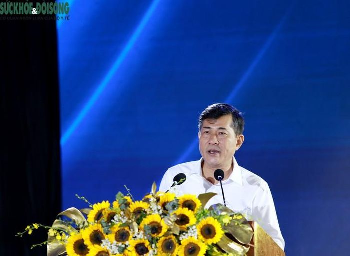 GS.TS Thái Văn Thành, Phó Chủ tịch UBND tỉnh Nghệ An, phát biểu tại Hội nghị Khoa học Bệnh viện Ung bướu Nghệ An lần thứ X. ẢNH: V. Đồng