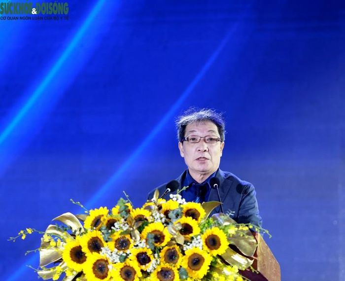 PGS.TS.BS Bùi Diệu, Chủ tịch Hội Ung thư Việt Nam, phát biểu tại Hội nghị Khoa học Bệnh viện Ung bướu Nghệ An lần thứ X. ẢNH: V. Đồng