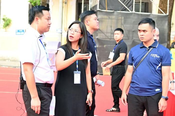Cán bộ CATP Hà Nội trao đổi liên tục để đảm bảo từng phần việc nhỏ nhất đều phải chỉnh chu