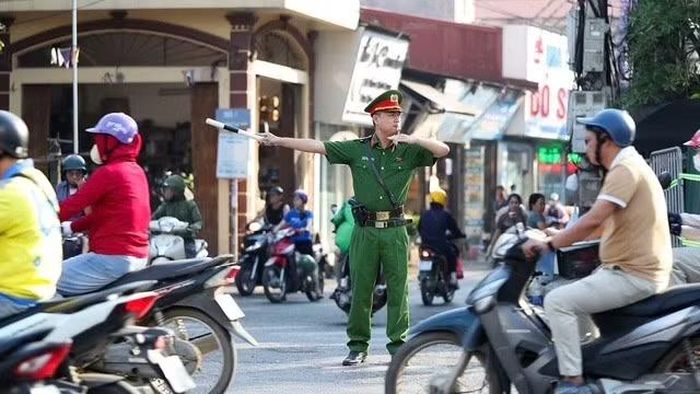 Phân luồng chống ùn tắc địa bàn
