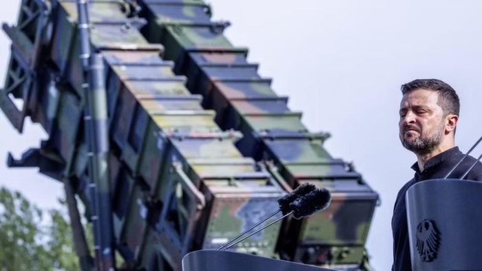 Bộ Quốc phòng Mỹ sau đó xác nhận Ukraine đã sử dụng Patriot để đánh chặn tên lửa này. Ukraine tiếp tục tuyên bố đánh chặn thêm nhiều Kh-47M2 Kinzhal trong các cuộc tập kích sau đó.