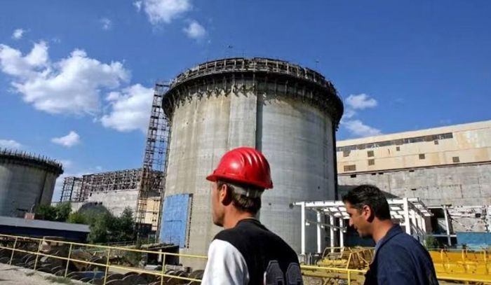 Cernavoda cung cấp 20% tổng sản lượng điện của Romania. Chính phủ nước này cho biết điện gió, nguồn điện nhập khẩu và các nguồn thay thế khác sẽ được huy động để đáp ứng nhu cầu. Người dân cũng được kêu gọi sử dụng điện có trách nhiệm.