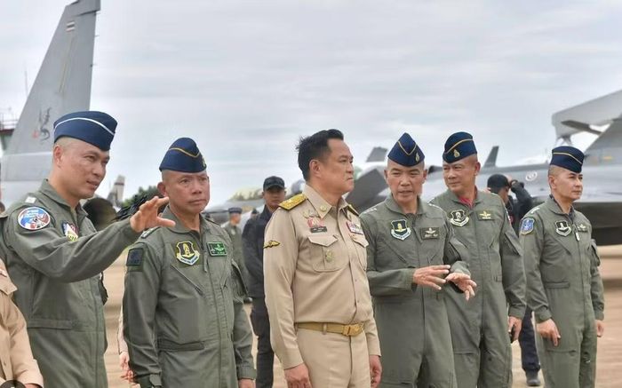 Ông đặc biệt nhấn mạnh các hoạt động tác chiến bằng máy bay tiêm kích nhằm bảo vệ chủ quyền quốc gia trước những thách thức về an ninh biên giới.