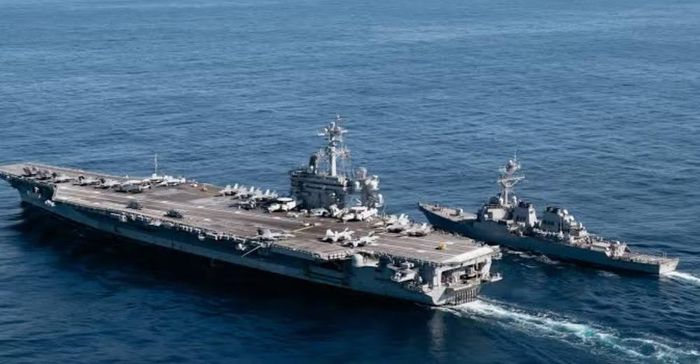 Nhóm tác chiến tàu sân bay George Washington đã hỗ trợ USS Benfold trong quá trình di chuyển về cảng. Tàu tuần dương USS Robert Smalls đảm nhiệm việc cung cấp thức ăn cho thủy thủ đoàn khu trục hạm.