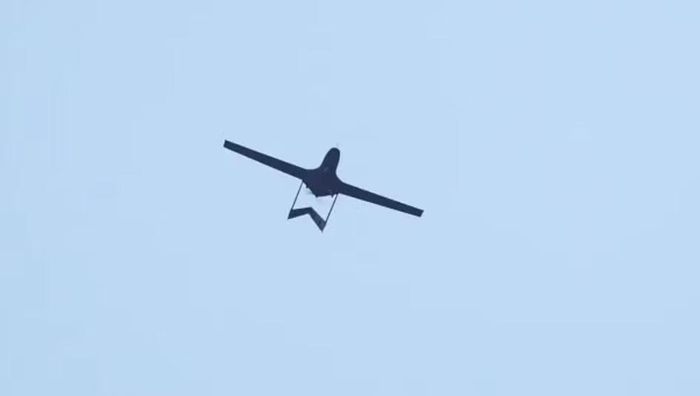 UAV tầm xa tạo ra một bài toán khác với máy bay chiến đấu truyền thống. Chúng có thể bay hàng nghìn km để tấn công các mục tiêu nằm sâu trong lãnh thổ đối phương.
