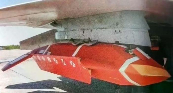 S-71 sẽ được sử dụng như một phần vũ khí của tiêm kích tàng hình thế hệ thứ năm Su-57, và dự kiến sẽ được tích hợp vào hệ thống vũ khí của máy bay không người lái tấn công S-70 Okhotnik trong tương lai.