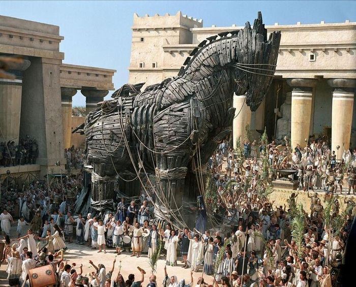  “Con ngựa gỗ thành Troy” nổi tiếng đã khiến thành Troy thất thủ chỉ trong 1 đêm. Ảnh: KITV. 