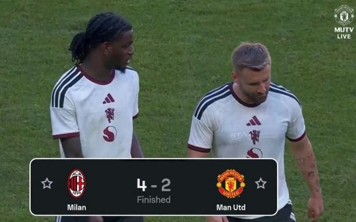  Shaw (phải) gây thất vọng trước AC Milan. 