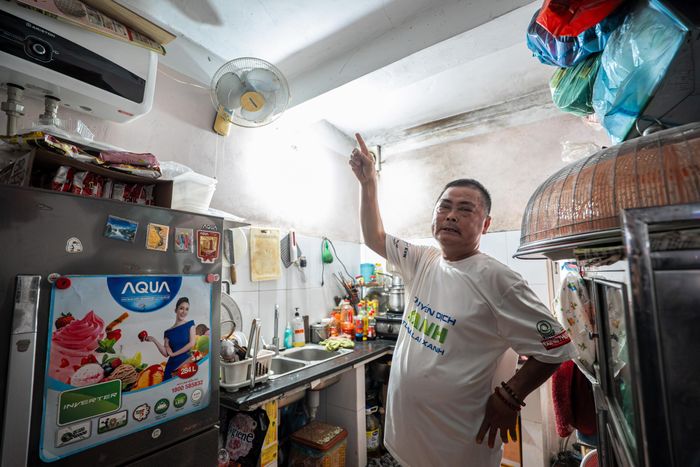 Ông Nguyễn Văn Thiêm (59 tuổi, hộ 301, khu nhà B) chia sẻ: "Gia đình đã quen với cuộc sống tại khu tập thể sau nhiều năm gắn bó và chủ động sửa chữa, bảo trì căn hộ nên hệ thống điện, nước vẫn hoạt động ổn định, đáp ứng nhu cầu sinh hoạt. Nếu thành phố cải tạo, xây dựng lại khu tập thể, tôi vẫn ủng hộ, mong người dân có nơi ở khang trang và an toàn hơn".