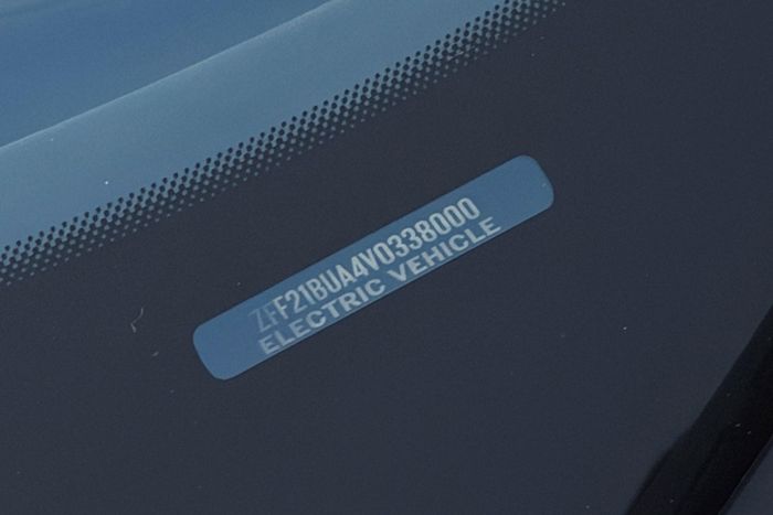  Toàn bộ số tiền thu được từ phiên đấu giá từ thiện này sẽ được Ferrari quyên góp cho quỹ The Ferrari Foundation nhằm hỗ trợ các sáng kiến giáo dục trong tương lai. 