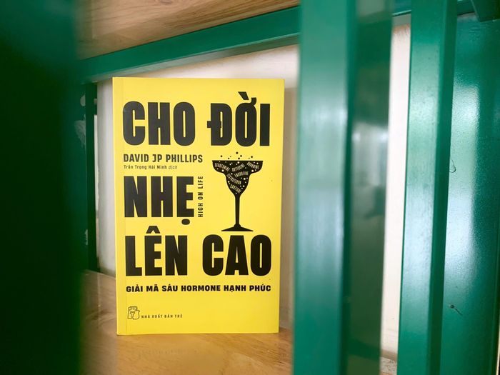 Cuốn sách Cho đời nhẹ lên cao của David JP Phillips. Ảnh: NXB Trẻ.