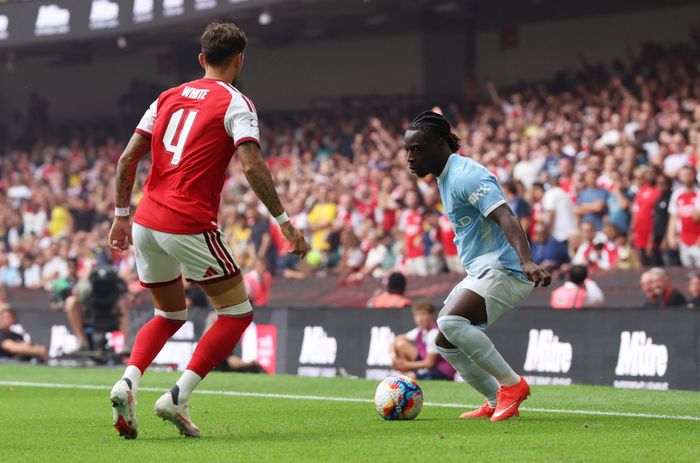 Calafiori mở tỷ số cho Arsenal.