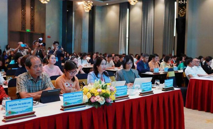 Các đại biểu tham dự Diễn đàn
