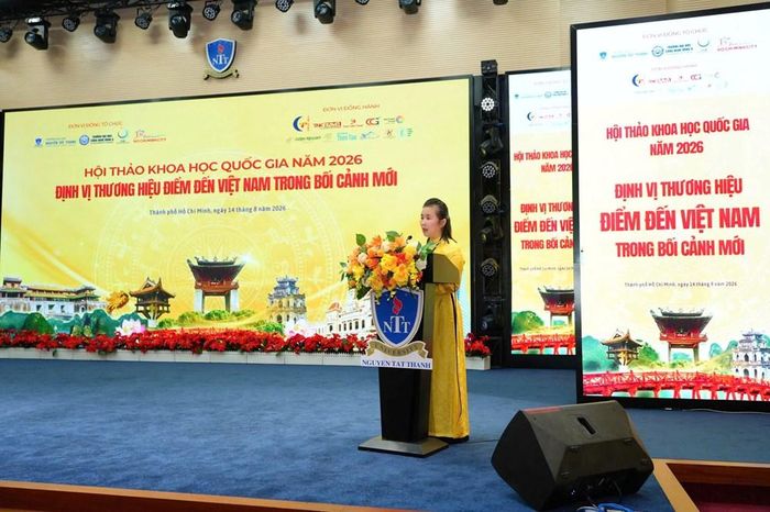 Đại biểu tham luận tại Hội thảo