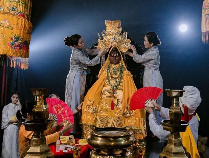 Thực hành tín ngưỡng thờ Mẫu Thiên Y A Na tại Tháp Bà Pô Nagar