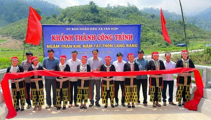 Xã Tân Hợp khánh thành công trình ngầm tràn Khe Nặm Tát tại thôn Làng Bang