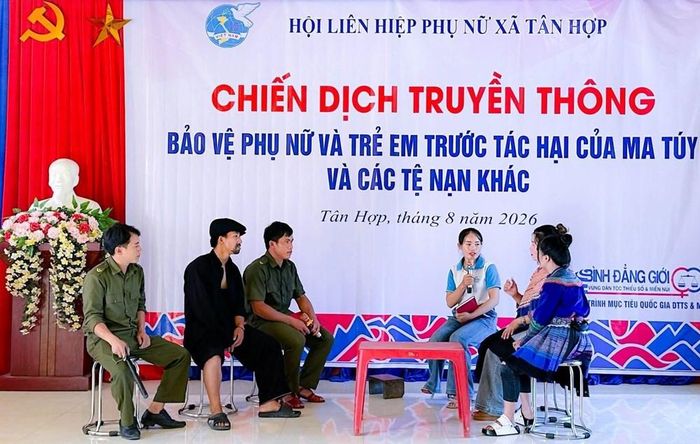 Tiểu phẩm sân khấu hóa giúp truyền tải sinh động thông điệp bảo vệ phụ nữ, trẻ em trước các nguy cơ từ ma túy và tệ nạn xã hội