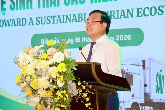 Thứ trưởng Bộ Nông nghiệp và Môi trường Võ Văn Hưng phát biểu tại diễn đàn